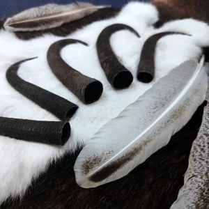 Gamskrucken aus der Schweiz auf Fell naturmaterial